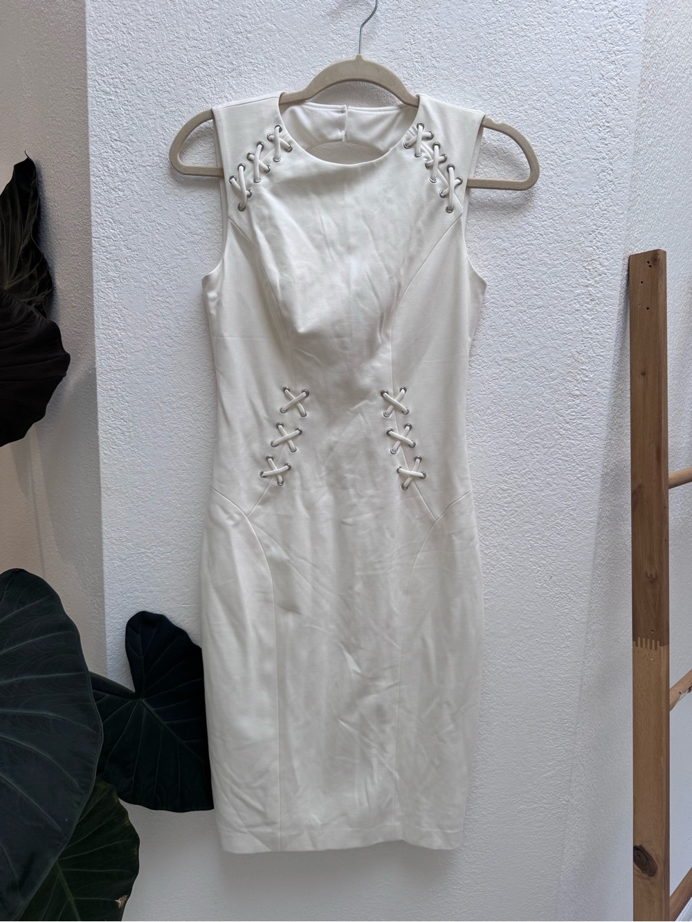 Cache Vintage Y2K Clubbing Dress White Sleeveless Lace-Up Sheath Midi Bodycon 2